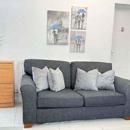 Walnut Luxurious 2-Bedroom With Ensuite - Parking, Netflix, Wifi - Close To Oxford, Bicester & Blenheim Palace Kidlington Exterior photo
