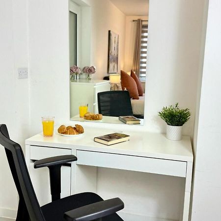 Walnut Luxurious 2-Bedroom With Ensuite - Parking, Netflix, Wifi - Close To Oxford, Bicester & Blenheim Palace Kidlington Exterior photo