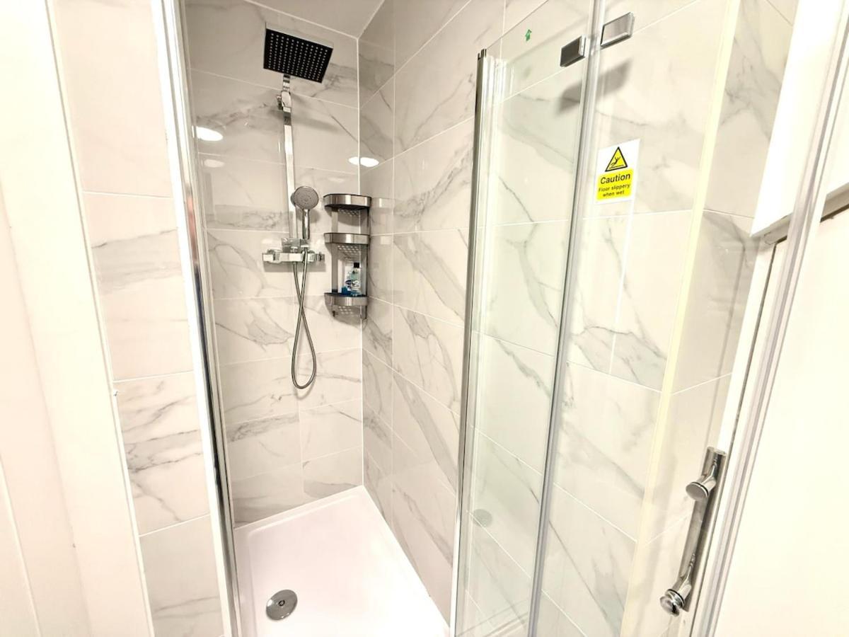 Walnut Luxurious 2-Bedroom With Ensuite - Parking, Netflix, Wifi - Close To Oxford, Bicester & Blenheim Palace Kidlington Exterior photo