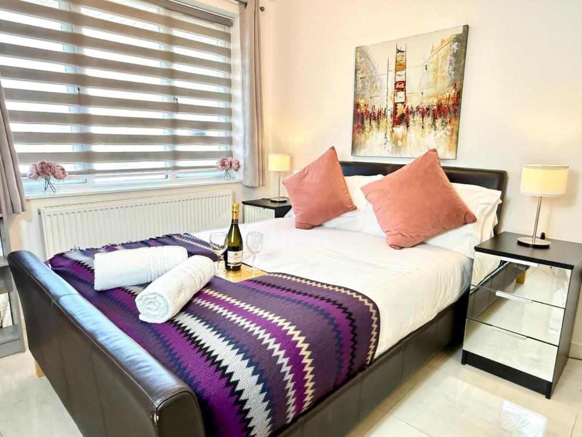 Walnut Luxurious 2-Bedroom With Ensuite - Parking, Netflix, Wifi - Close To Oxford, Bicester & Blenheim Palace Kidlington Exterior photo