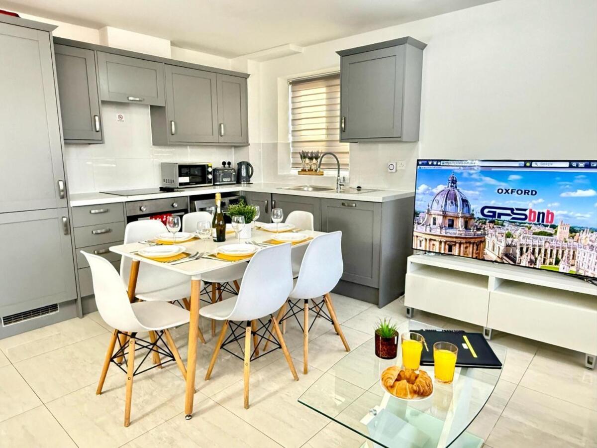 Walnut Luxurious 2-Bedroom With Ensuite - Parking, Netflix, Wifi - Close To Oxford, Bicester & Blenheim Palace Kidlington Exterior photo