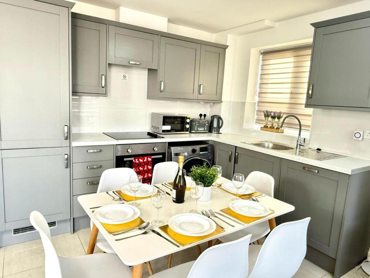 Walnut Luxurious 2-Bedroom With Ensuite - Parking, Netflix, Wifi - Close To Oxford, Bicester & Blenheim Palace Kidlington Exterior photo
